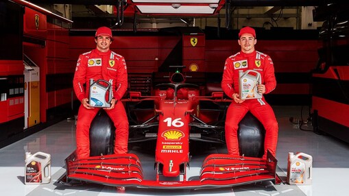 Carlos Sainz Jr y Charles Leclerc con lubricantes Shell