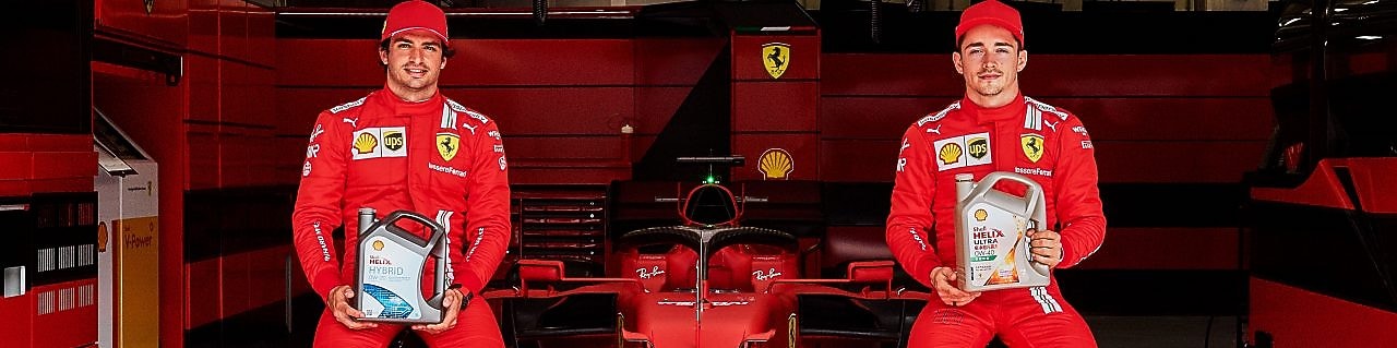 Carlos Sainz Jr y Charles Leclerc con lubricantes Shell