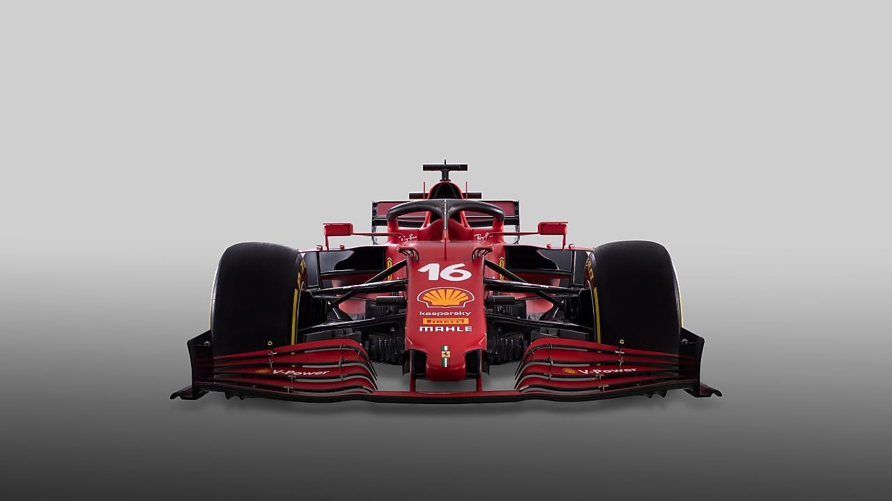 Auto de F1 de la Scuderia Ferrari en el taller