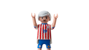 Con apenas 23 años, Julio Enciso ilumina el ataque paraguayo con talento puro. Delantero o extremo, diestro y actual jugador del Racing de Estrasburgo, su juego está hecho de creatividad, velocidad y desequilibrio. Autor de golazos memorables, es ese futbolista capaz de cambiarlo todo en un instante y convertirse en pesadilla constante para cualquier defensa.