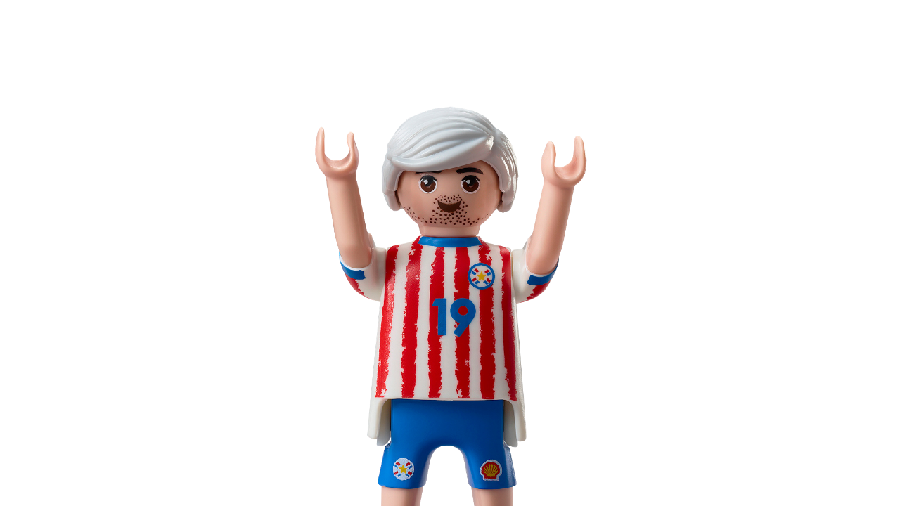 Con apenas 23 años, Julio Enciso ilumina el ataque paraguayo con talento puro. Delantero o extremo, diestro y actual jugador del Racing de Estrasburgo, su juego está hecho de creatividad, velocidad y desequilibrio. Autor de golazos memorables, es ese futbolista capaz de cambiarlo todo en un instante y convertirse en pesadilla constante para cualquier defensa.